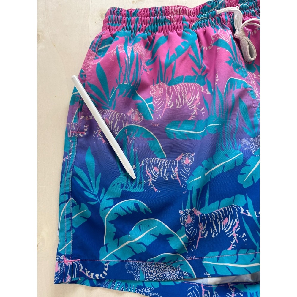 Chubbies the Hydrofoils Mens Medium Stretch Swim Trunks Tiger Lined 5.5" Length - Picture 6 of 8